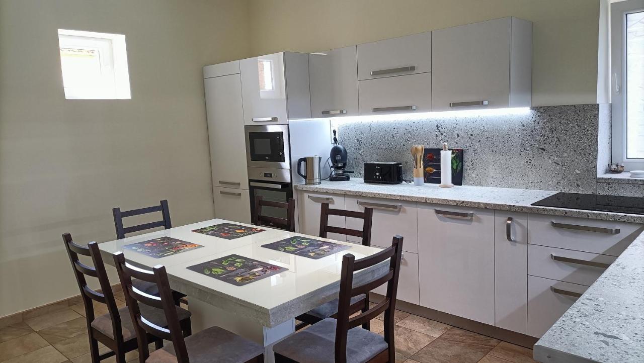 Апартаменты Zimmerferi Apartman Кестхей Экстерьер фото